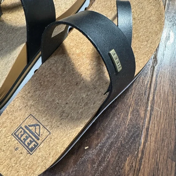 REEF WOMENS CUSHION
SOL HI SANDALS, Size 8, NEVER WORN - Picture 4 of 9